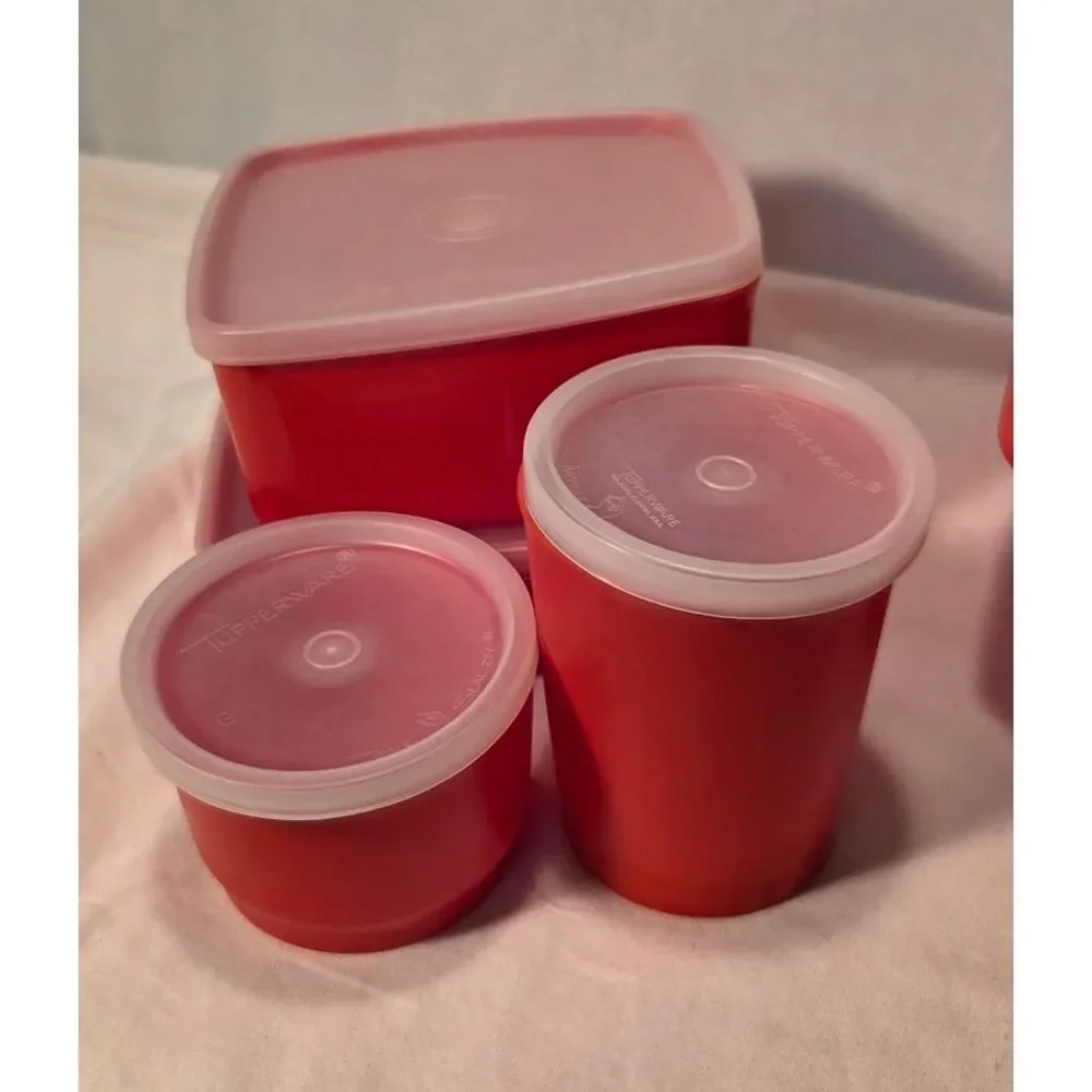 Tupperware vintage red
